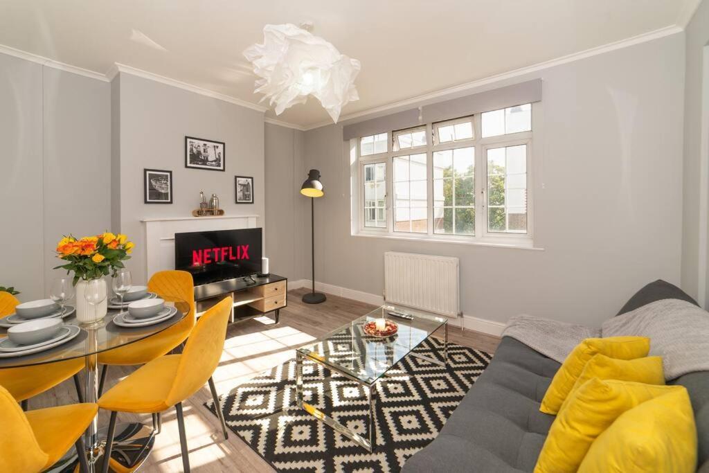 Stylish 2 Bedroom Apartment With Balcony In Balham Londres Extérieur photo
